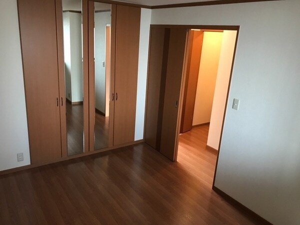 ベッドルーム