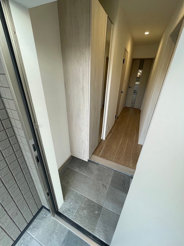 玄関(同タイプ別部屋)