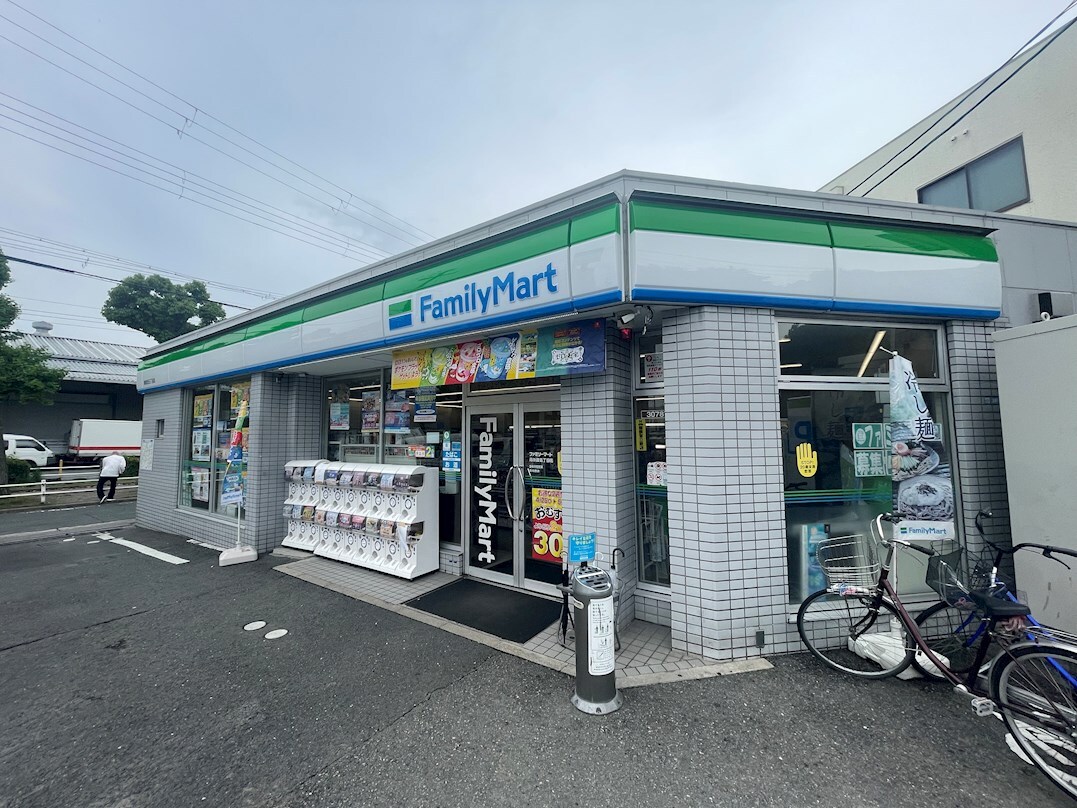 ファミリーマート 南吹田五丁目店