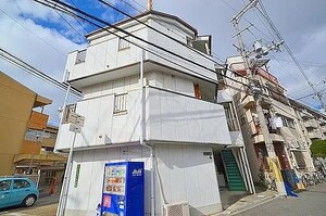 ロイヤル・コートII外観写真