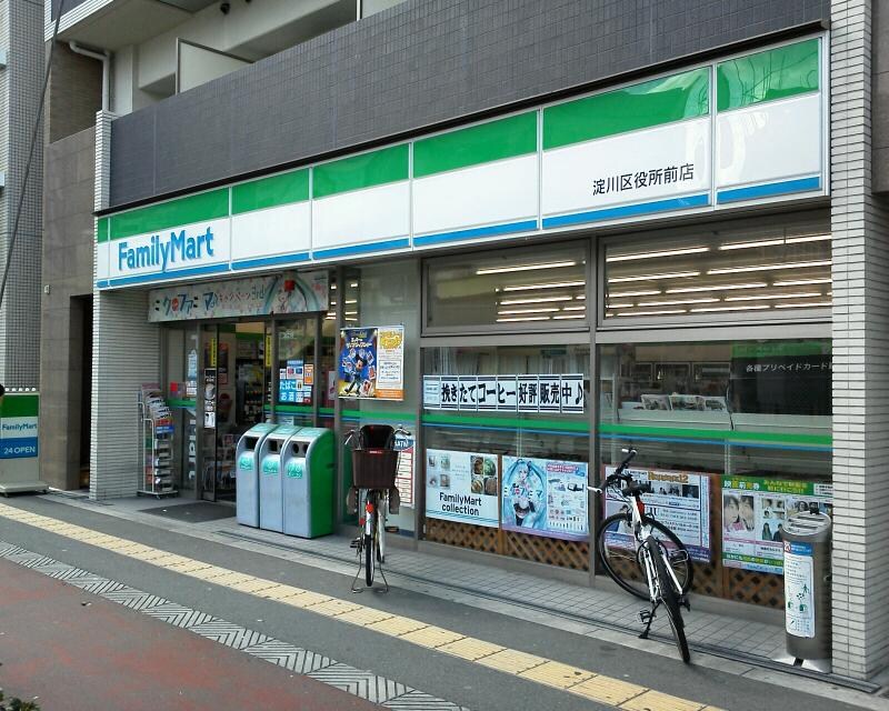 ファミリーマート 淀川区役所前店