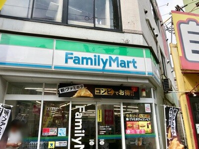 ファミリーマート 十三本町二丁目店