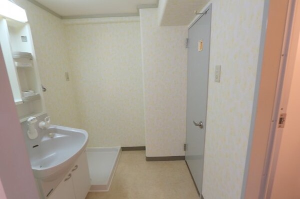 洗面・脱衣所(※別タイプの室内写真となり、実際のお部屋とは異なります。)