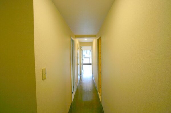 玄関(※同タイプの写真となり、実際のお部屋とは異なる場合があります)