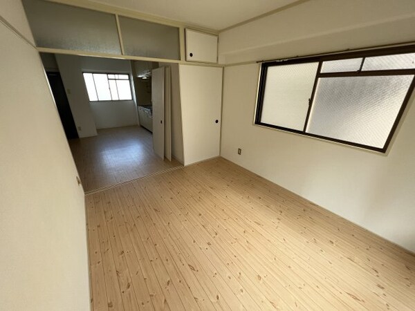 居室(LDKから洋室までの扉を外すことで広いお部屋にできます。)