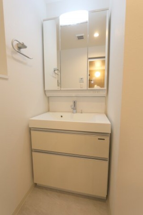 洗面・脱衣所(※同タイプのお部屋写真です。実際のお部屋とは異なります。)