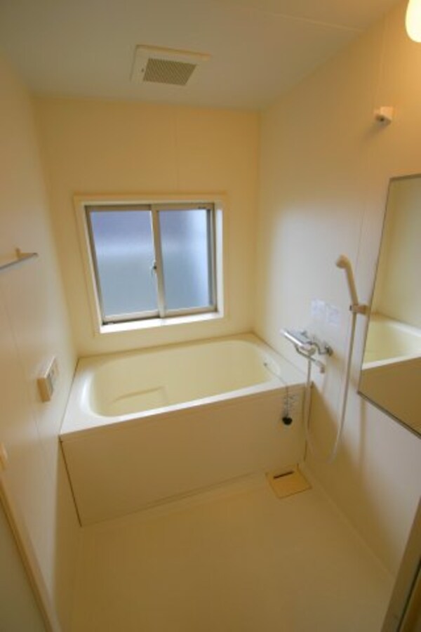 浴室(※別タイプの室内写真となり、実際のお部屋とは異なります。)