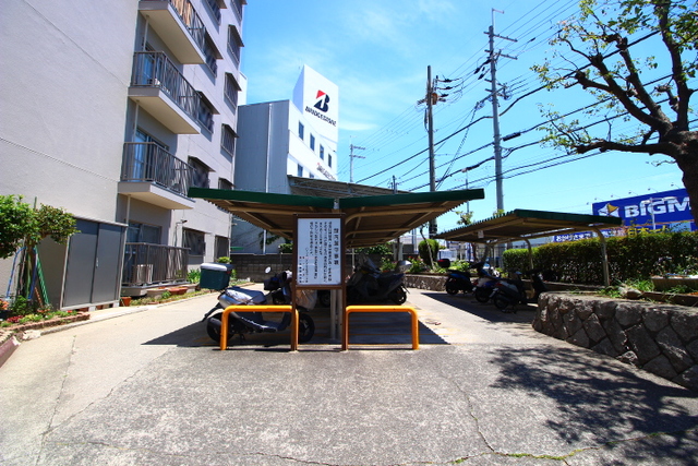 ローレルハイツ茨木総持寺1号棟