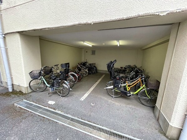 敷地内/建物