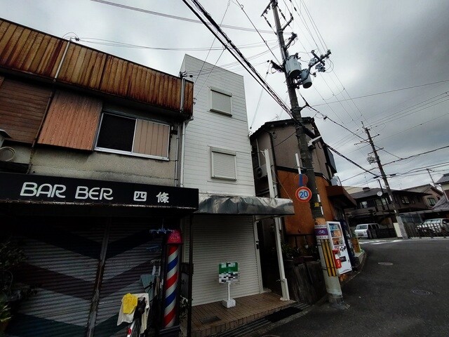 総持寺駅前町貸家の物件外観写真