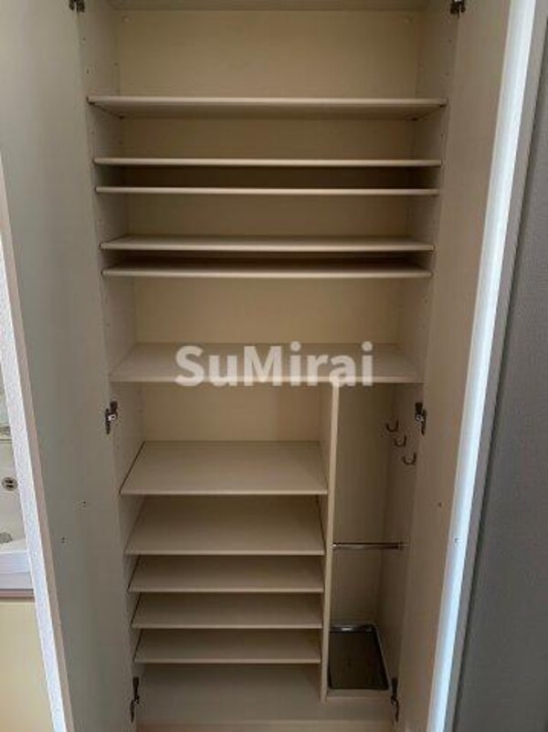 収納