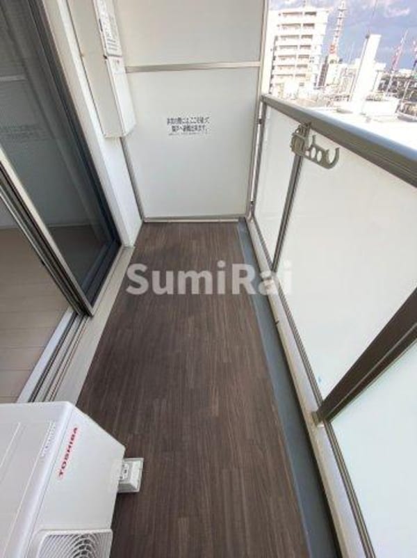 バルコニー(外からの目が気にならないバルコニーで洗濯物が干せます)