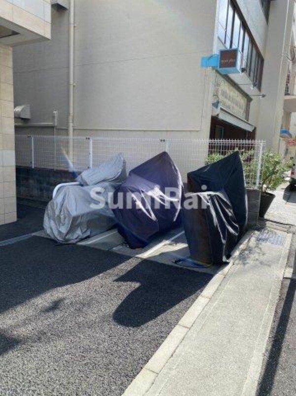 駐車場(駐車スペースもあります)