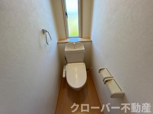 物件内観写真11　(シャワー付トイレ)