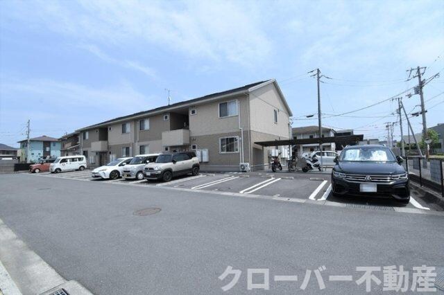 物件外観写真2　(駐車場)