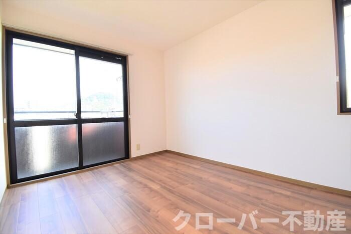 物件内観写真6　(洋室６帖)