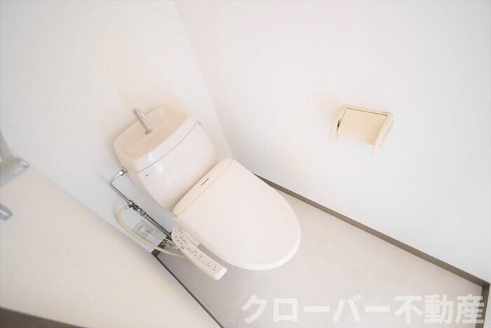 物件内観写真8　(温水洗浄暖房便座)
