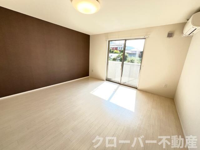 物件内観写真8　(洋室)