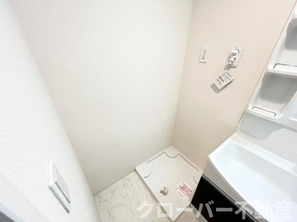 内装他(洗濯機置場)