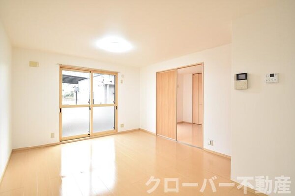 居室(ＬＤＫ１１帖～南洋室６帖)
