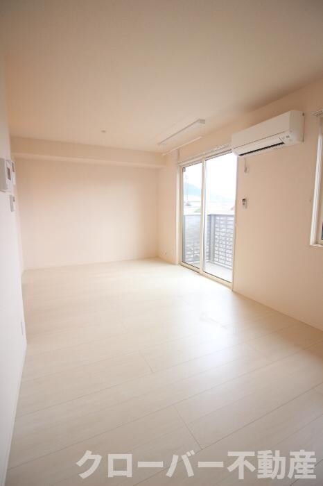 物件内観写真6　(居室・リビング)