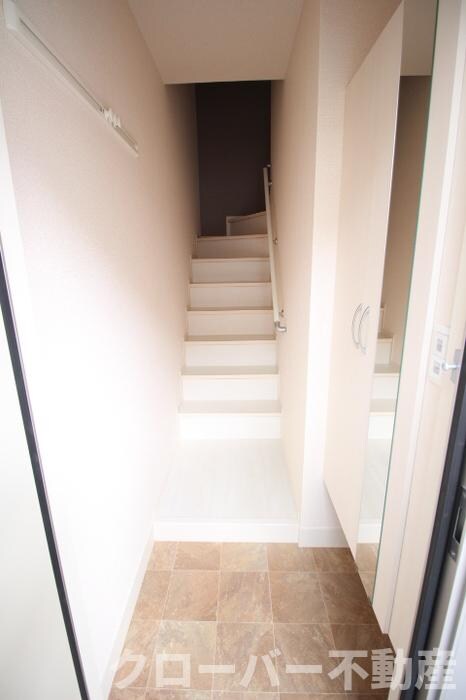 物件内観写真13　(玄関)