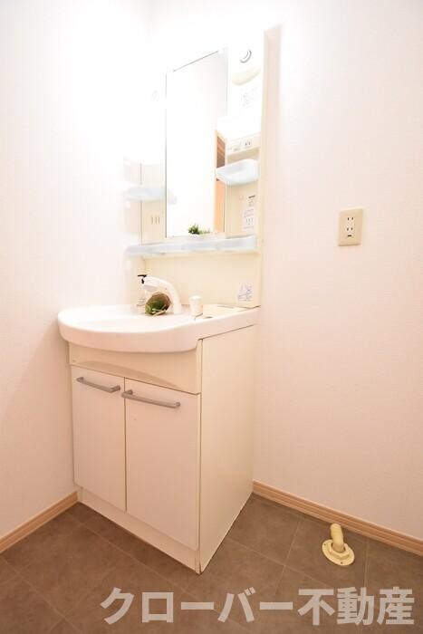 物件内観写真8　(洗髪洗面化粧台)