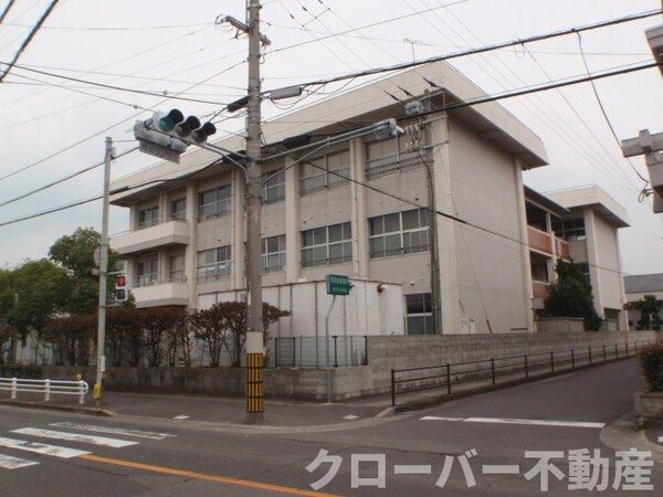 周辺環境(丸亀市立郡家小学校まで1300m)