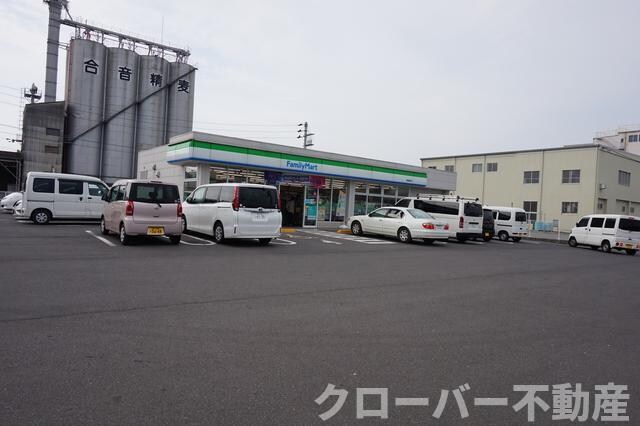 物件外観写真6　(ファミリーマート丸亀…まで400m)