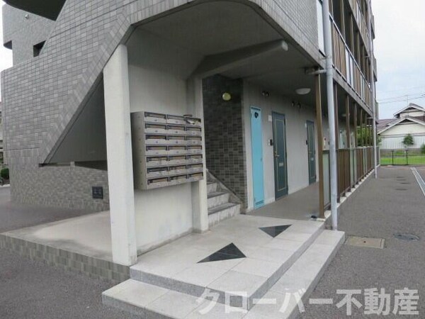 エントランス(エントンランス)