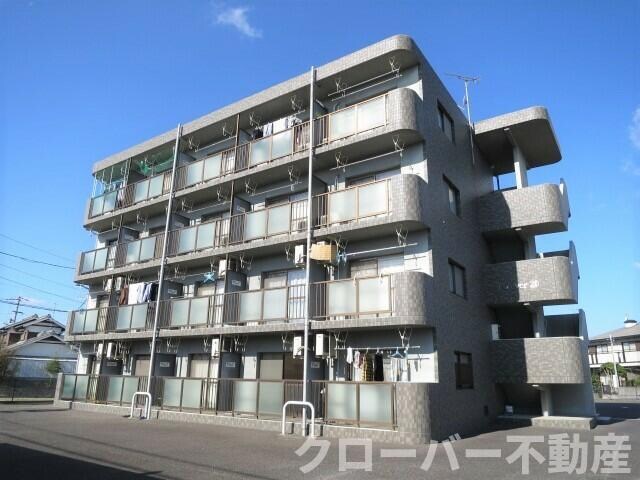 物件外観写真2　(タイル張りのきれいな外観)