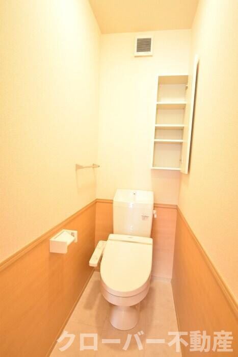 物件内観写真12　(温水洗浄暖房便座)