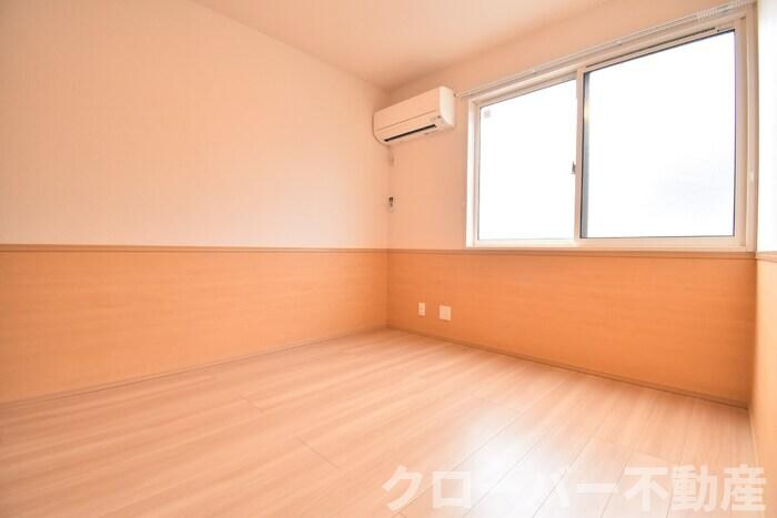 物件内観写真22　(洋室５．３帖)