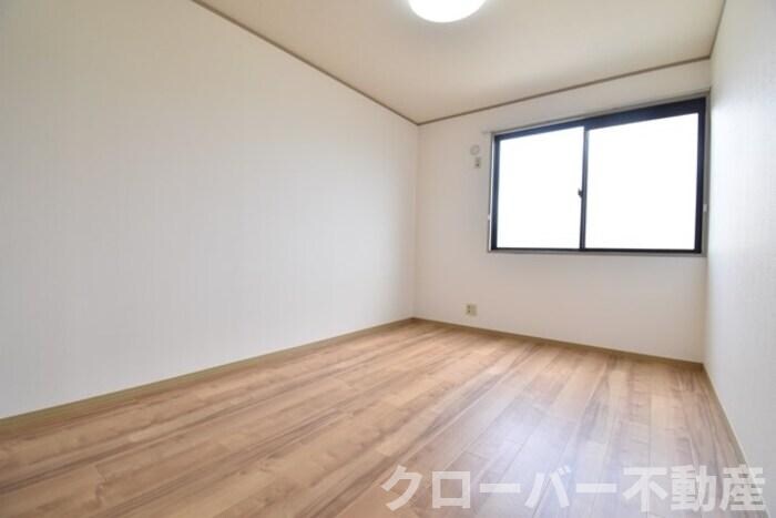 物件内観写真8　(洋室６帖)