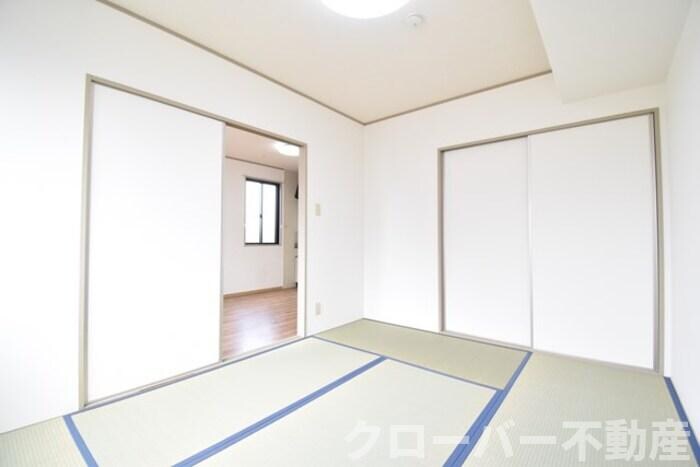 物件内観写真10　(和室６帖～ＤＫ９帖)