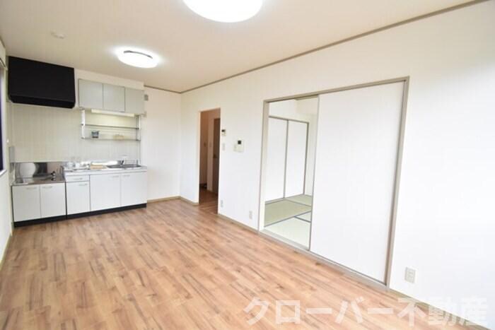 物件内観写真13　(ＤＫ９帖～和室６帖)