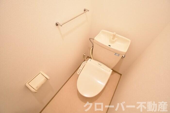 物件内観写真17　(温水洗浄暖房便座)