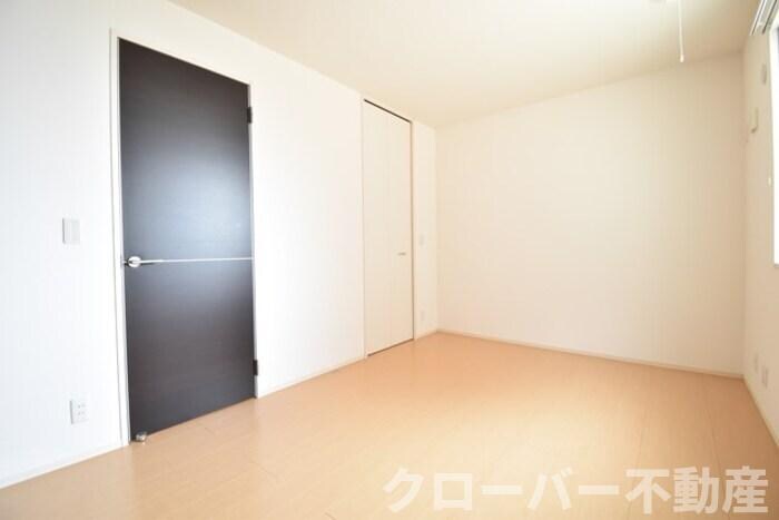 物件内観写真10　(洋室６．７帖)