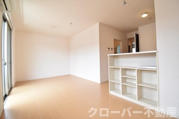 物件内観写真13　(ＬＤＫ１２帖)