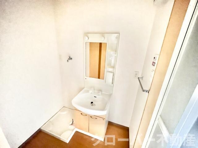 物件内観写真8　(洗髪洗面化粧台)