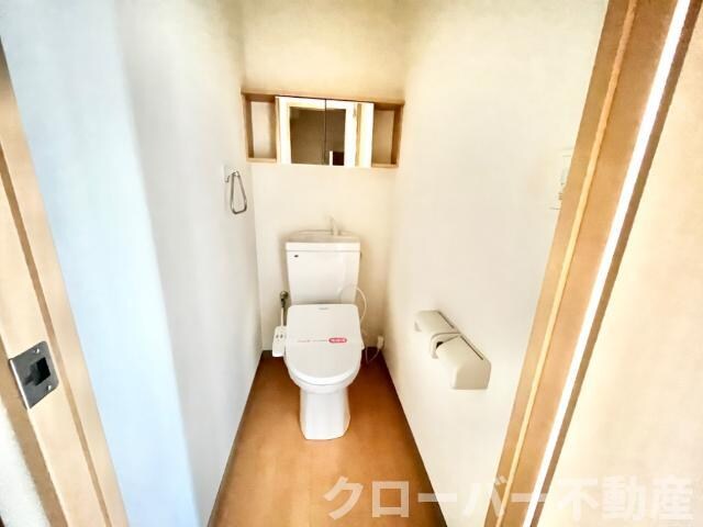 物件内観写真9　(シャワー付トイレ)