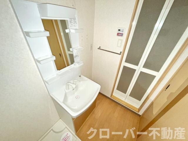 物件内観写真8　(洗髪洗面化粧台)