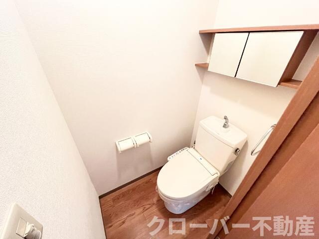 物件内観写真9　(シャワー付トイレ)