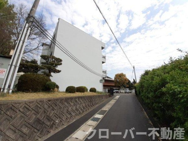 周辺環境(善通寺市立南部小学校まで1900m)