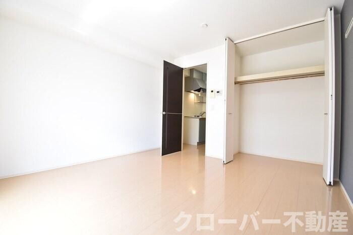 物件内観写真4　(洋室８帖)