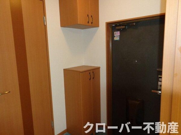 玄関(下駄箱)