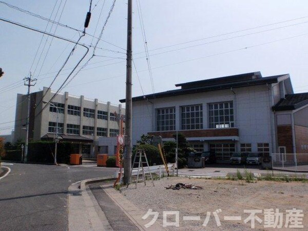 周辺環境(丸亀市立飯野小学校まで600m)