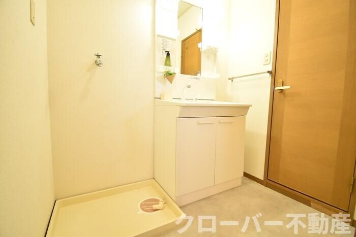 物件内観写真14　(洗髪洗面化粧台・室内洗濯機置場)