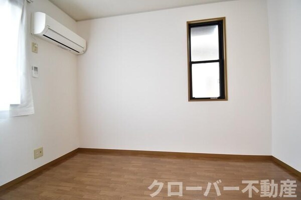 内装他(洋室５．３帖)