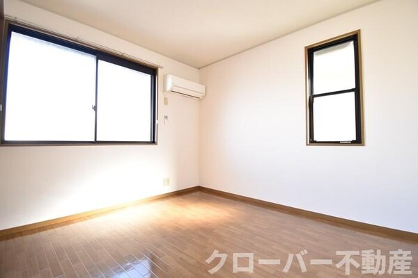 内装他(洋室５．３帖)